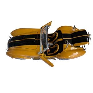 RARE Jada Dub City Shelby Cobra 427 S/C 1:24 Scale Yellow & Black Diecas…